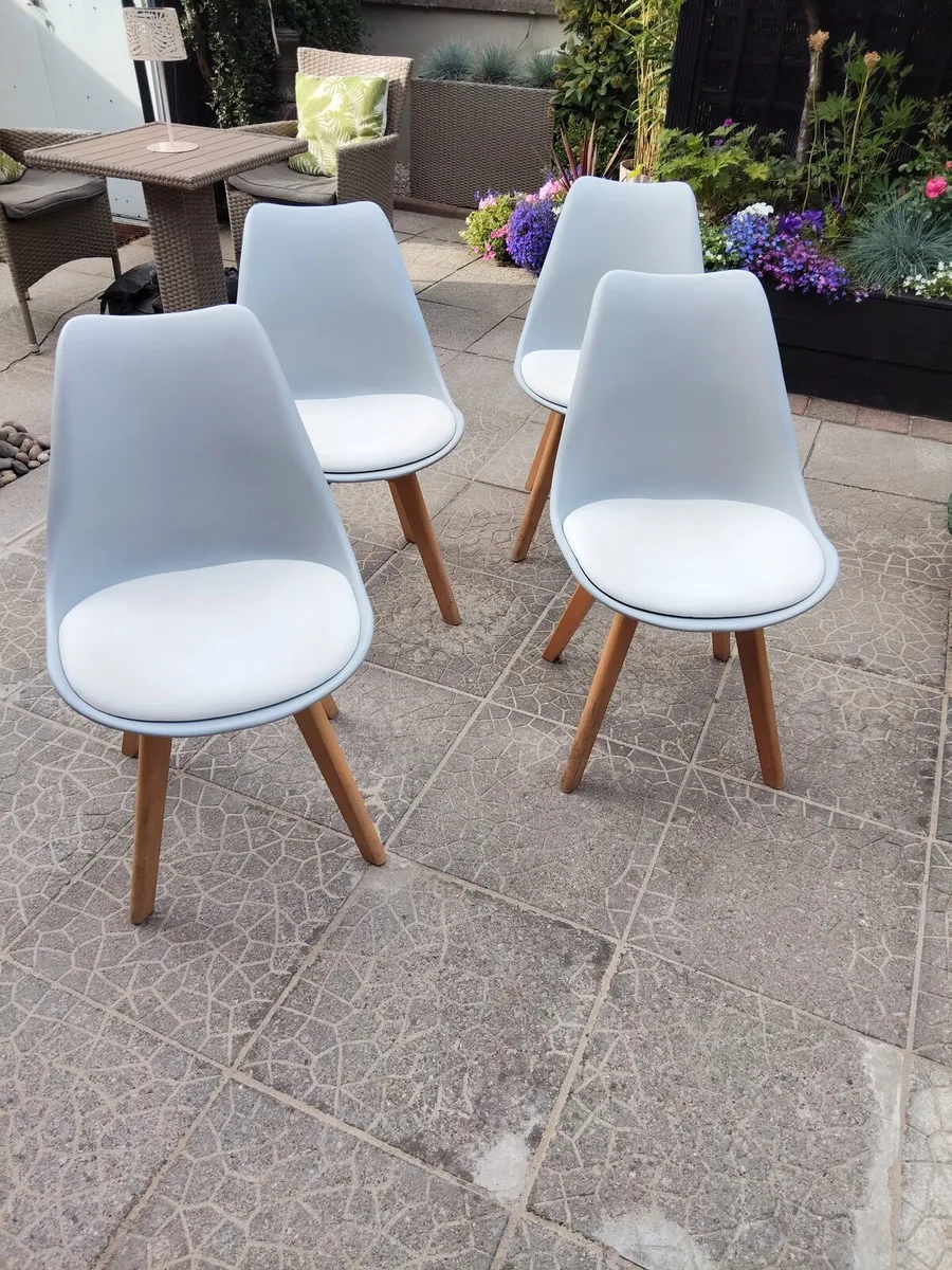 Dining chairs x 4 - Image 1