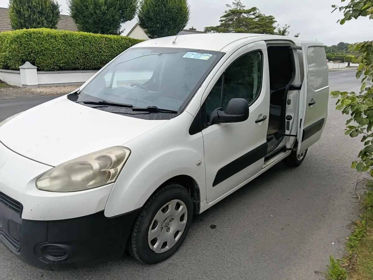 2012 Peugeot Partner 3 Seater DOE 10/26 - Image 2