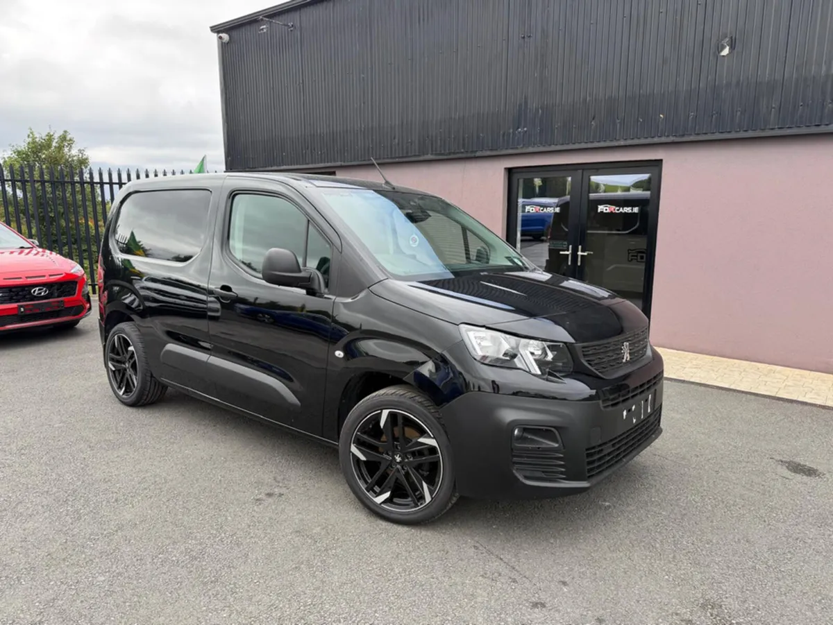 Peugeot Partner 2024 Peugeot Partner PRO PLUS 1.5 - Image 2