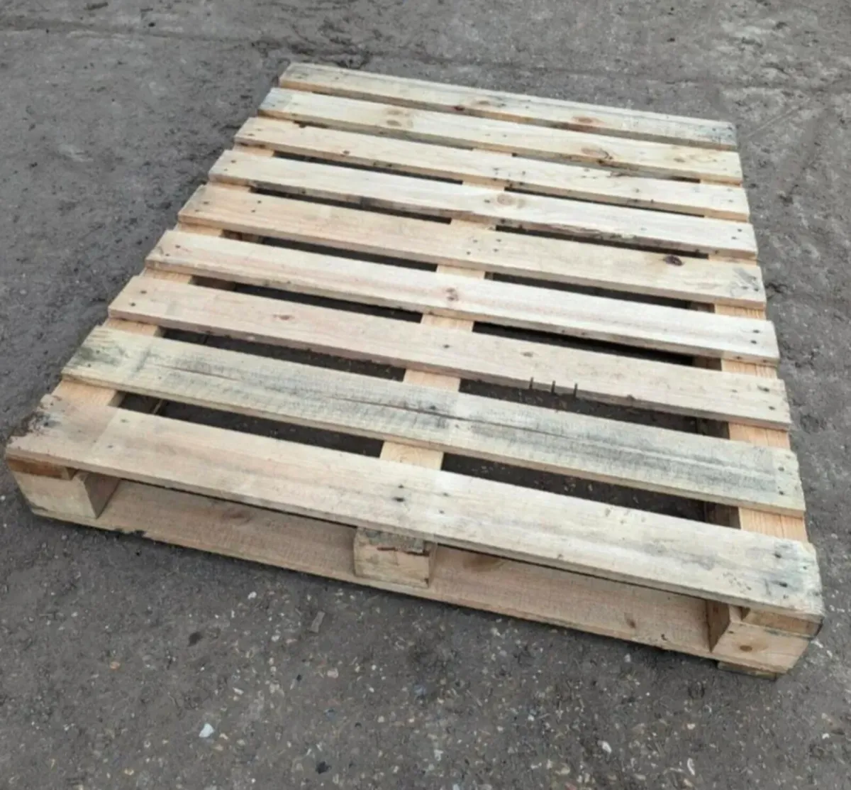 2 Wooden Garden Pallet