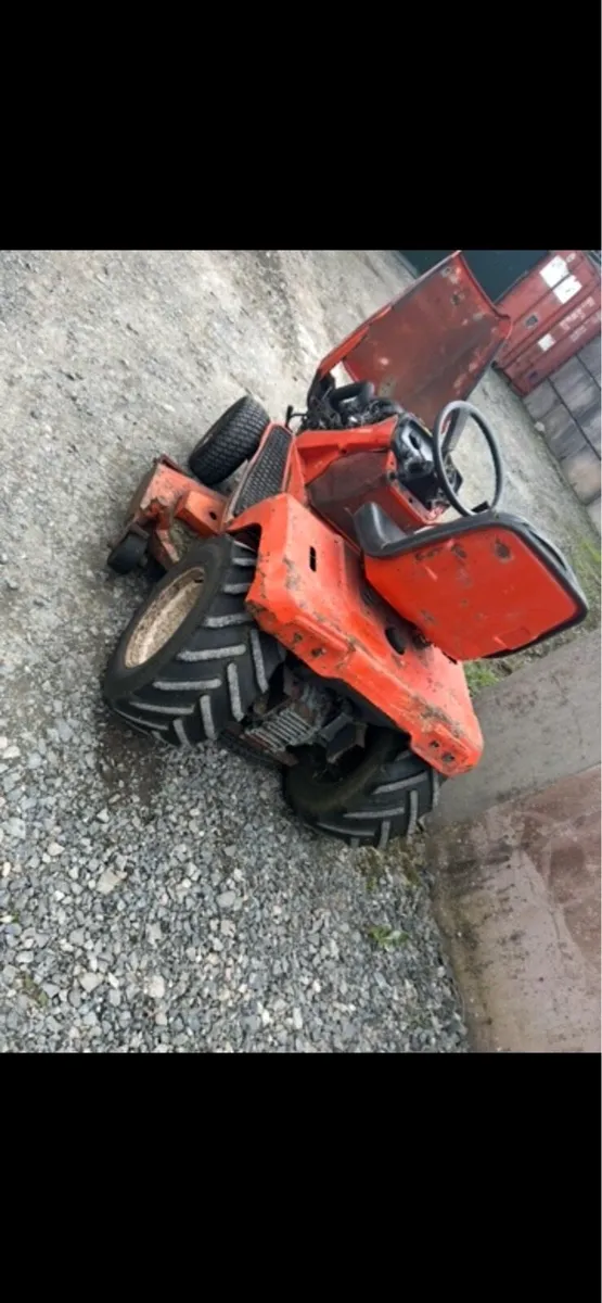 Kubota G1900 Diesel Ride on Mower - Image 2