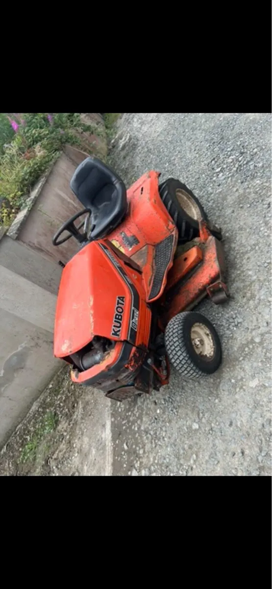 Kubota G1900 Diesel Ride on Mower - Image 4