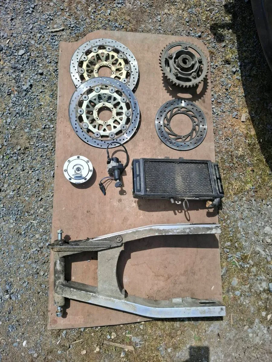 Honda cb400 parts - Image 2