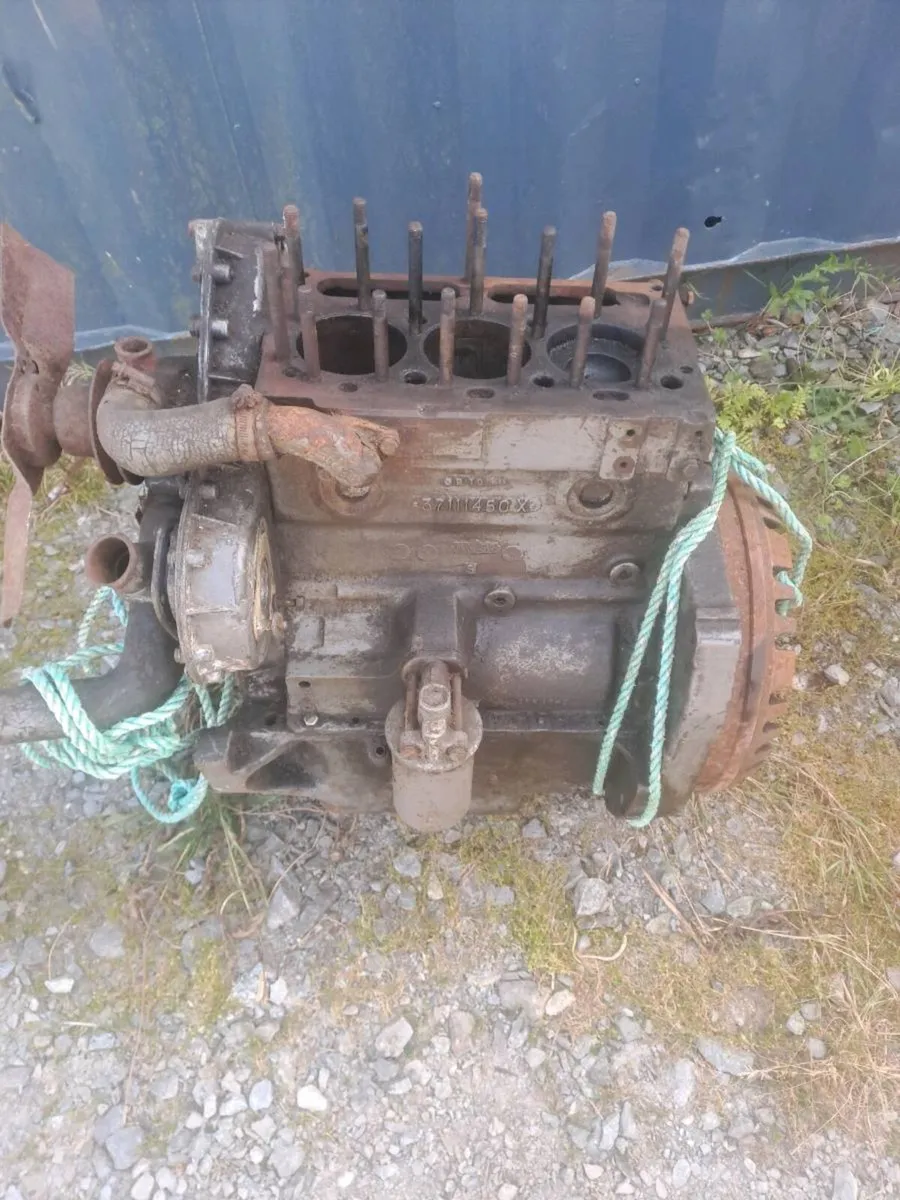 Massey ferguson 135 engine block - Image 1