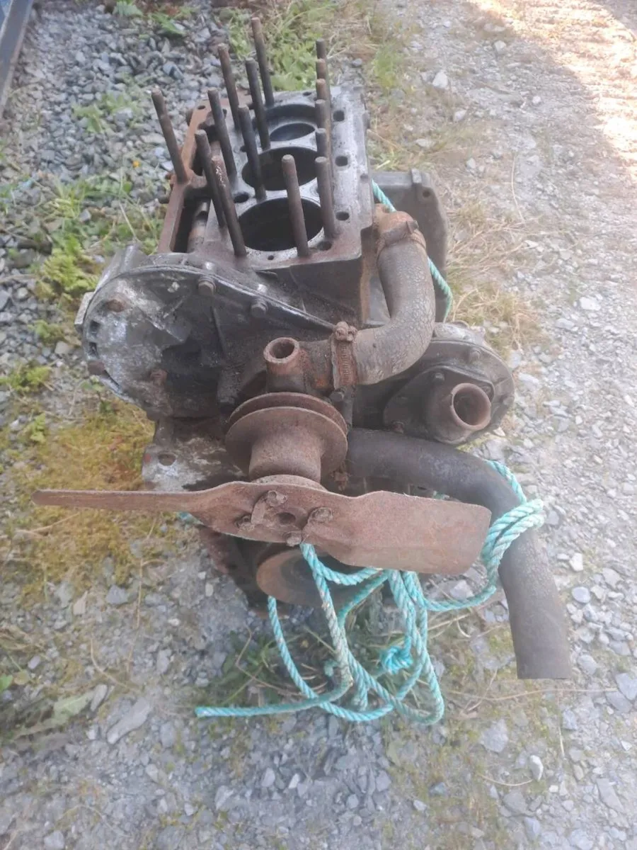 Massey ferguson 135 engine block - Image 2