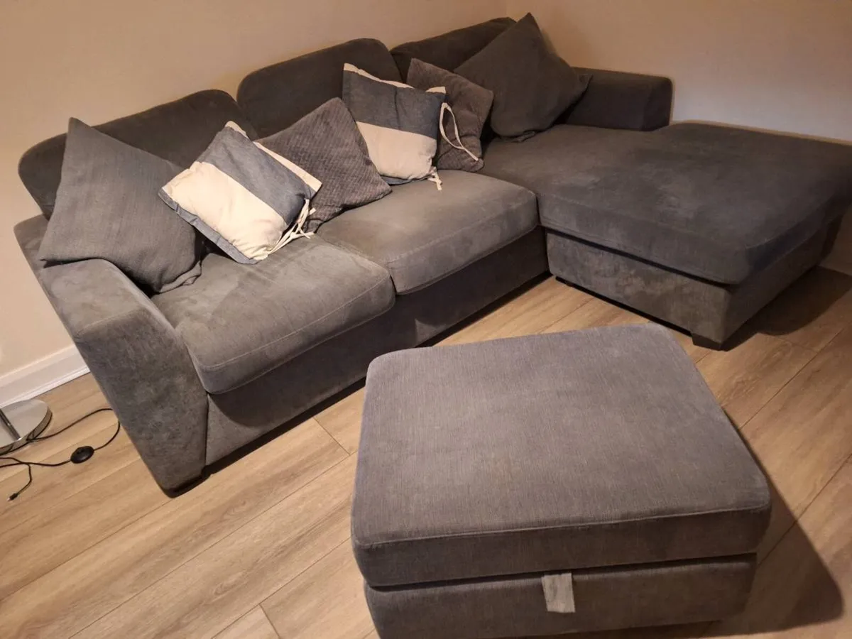 Corner unit & ottoman - Image 2