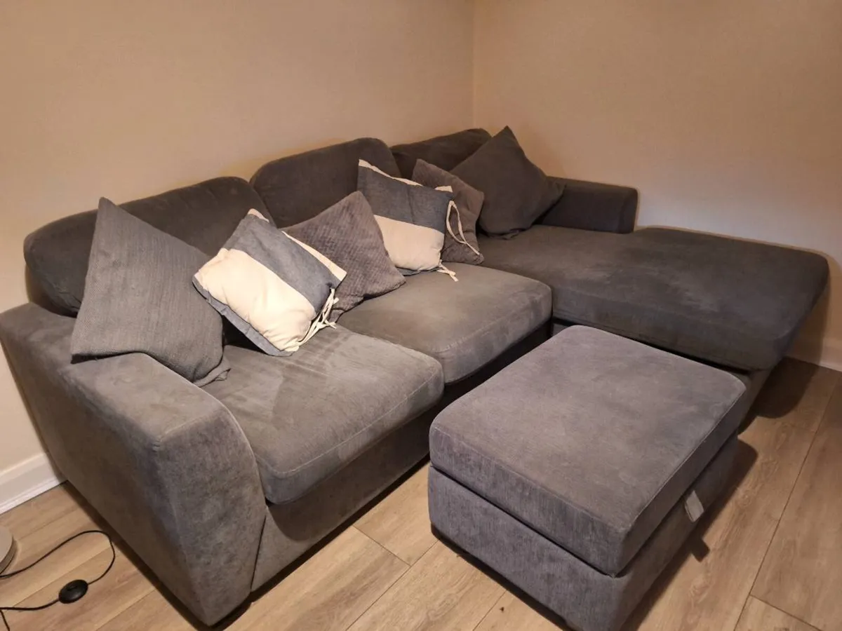 Corner unit & ottoman - Image 3