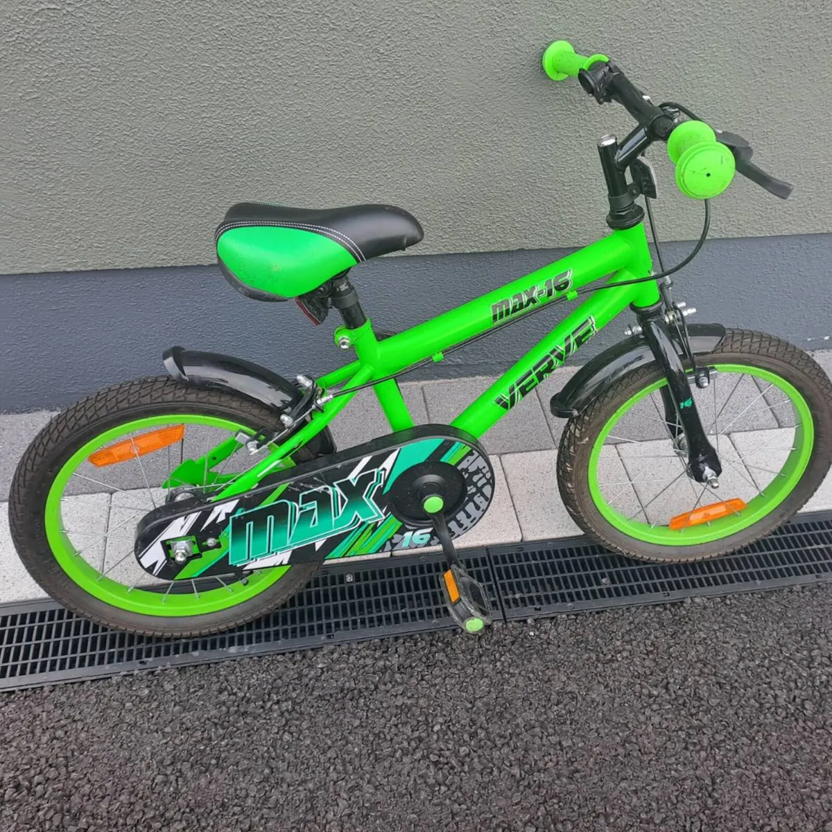 Kids bike 16 in - Image 2