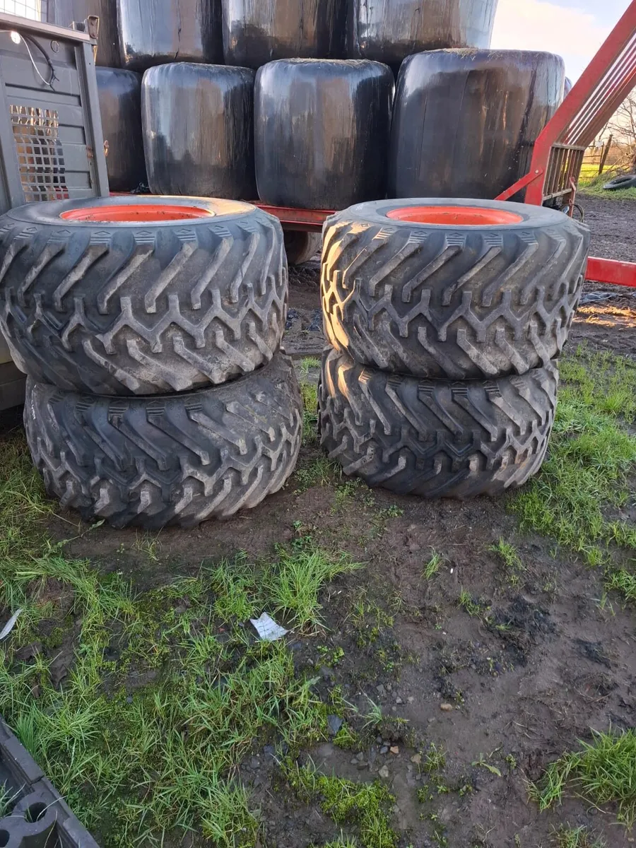 48x25.00-20 Tyres and Rims - Image 1