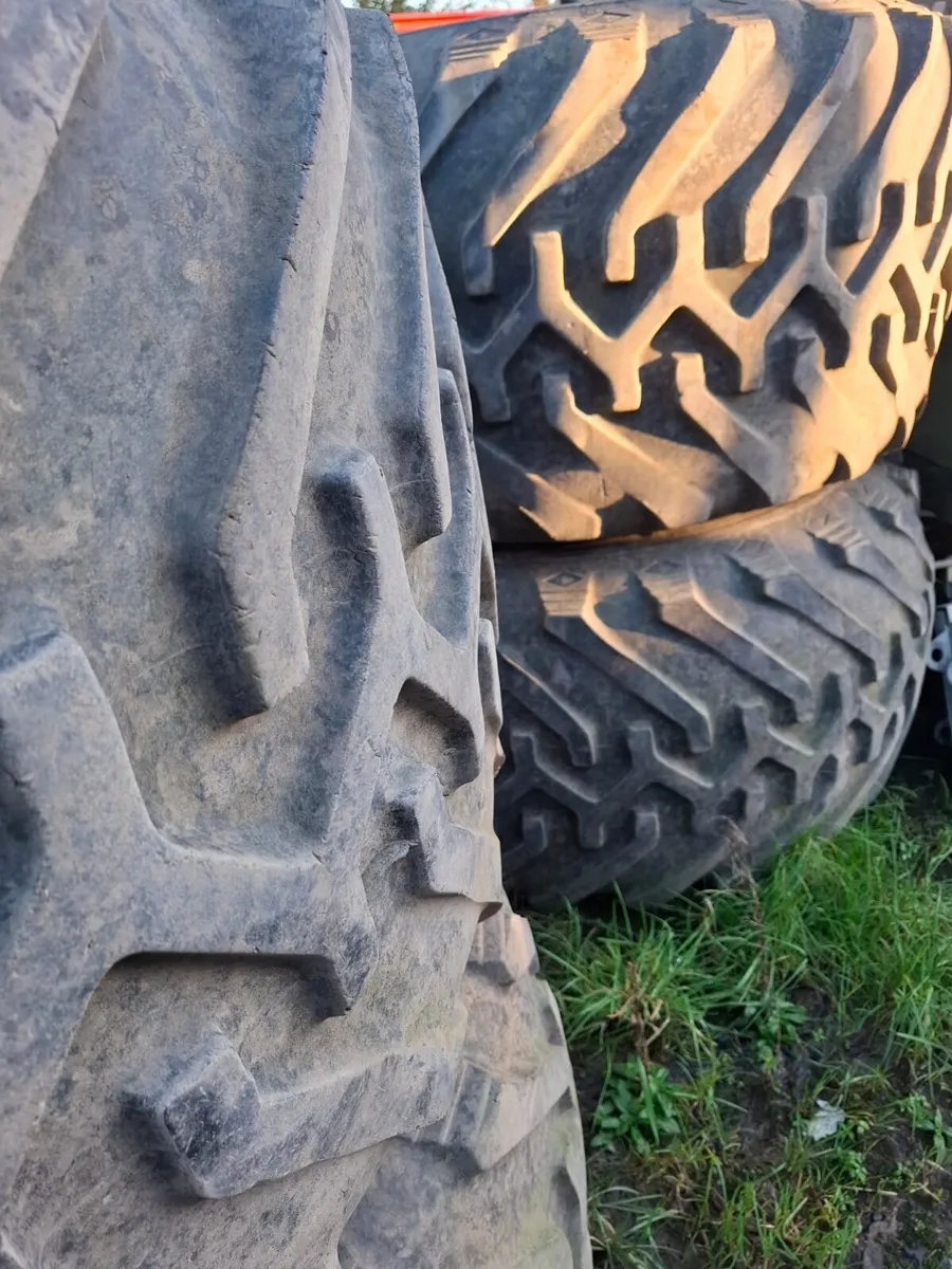 48x25.00-20 Tyres and Rims - Image 4