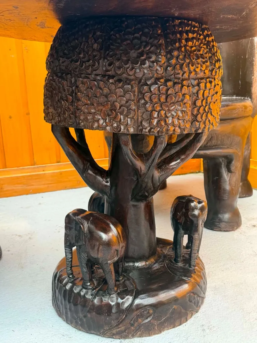 Exceptional hand carved dining set - Image 4