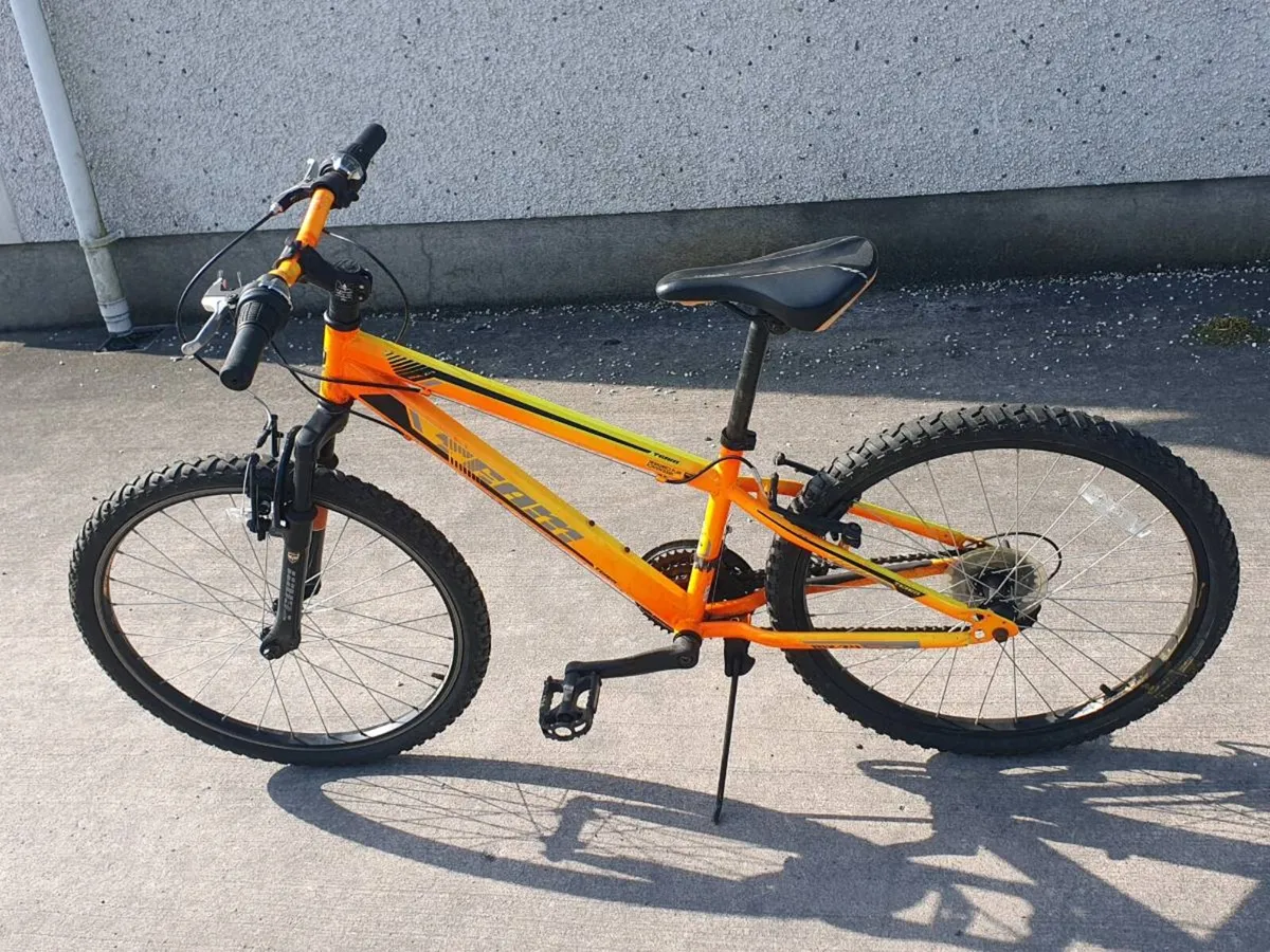 Boys 24 inch bike - Image 1