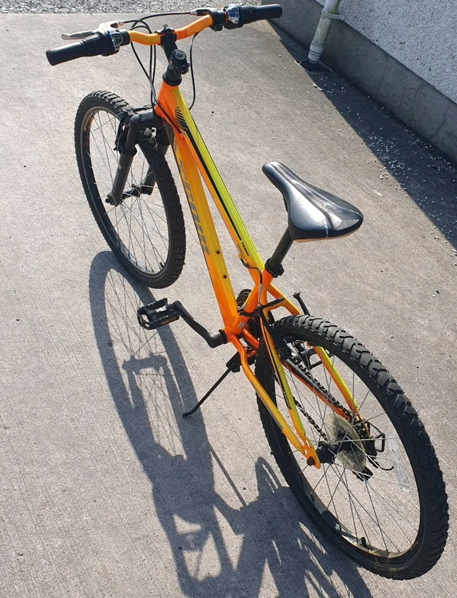 Boys 24 inch bike - Image 2