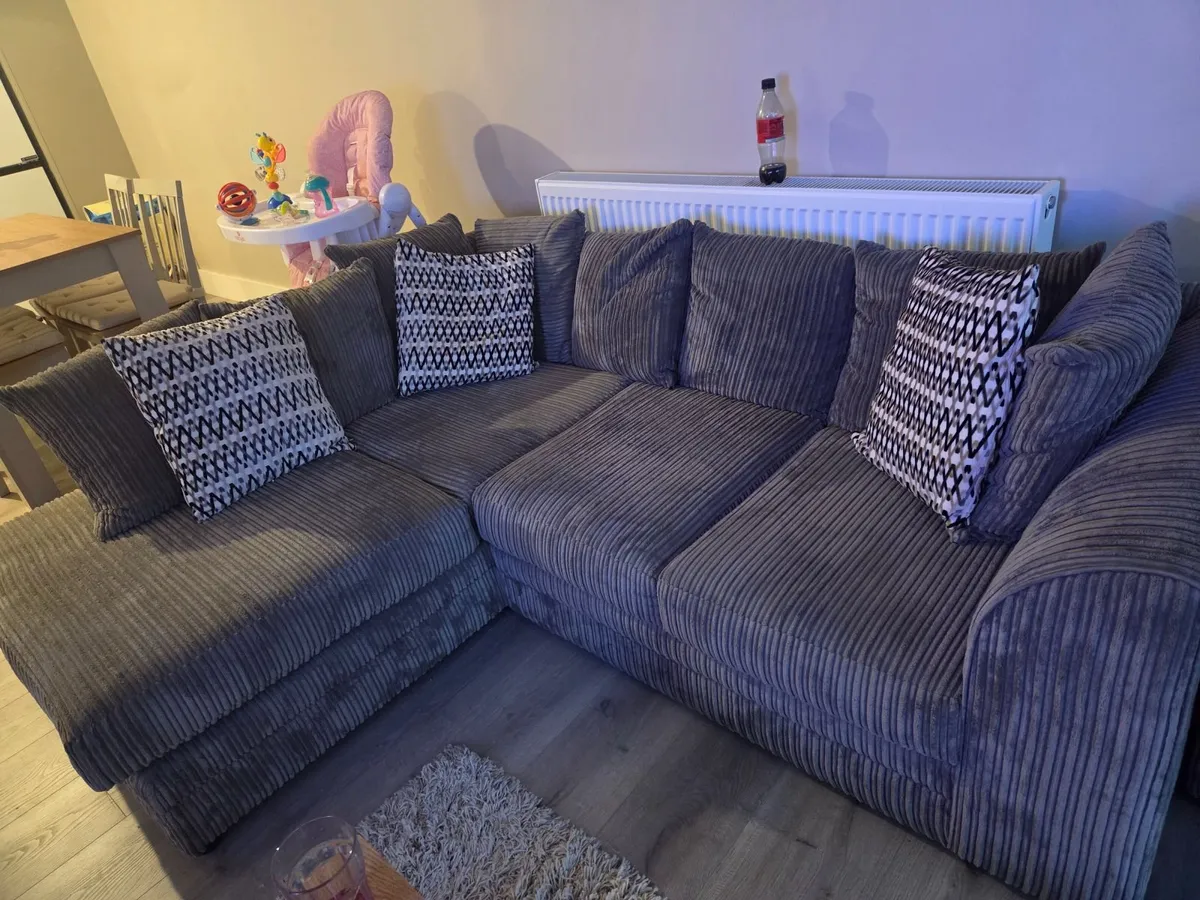 Three peice sofa set - Image 4