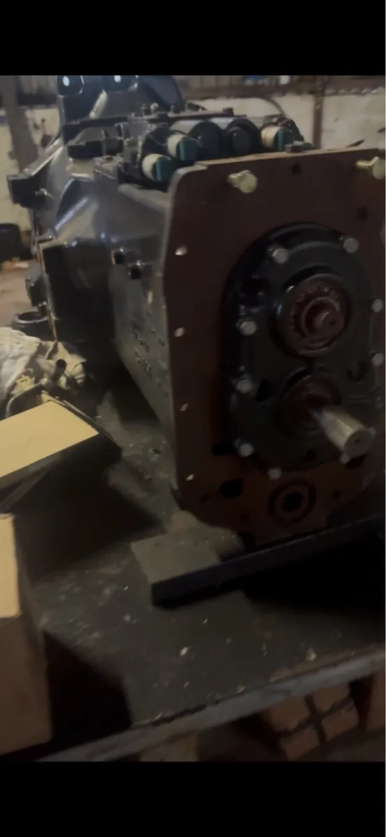 New Holland T.6120-180 16x16 transmission - Image 2