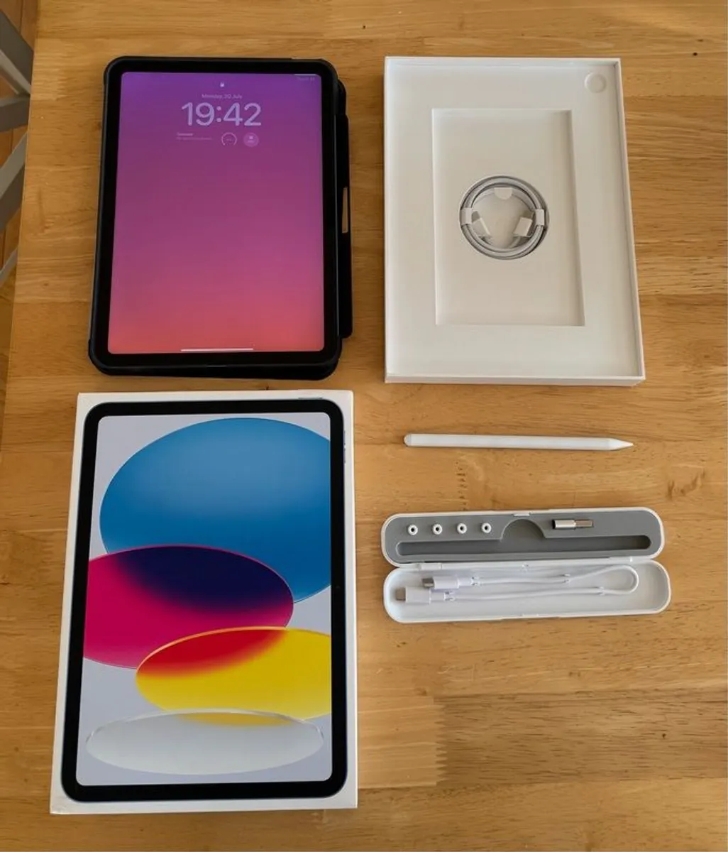 2025 iPad 11 inch 128GB, Like New + Pencil and Case - Image 1