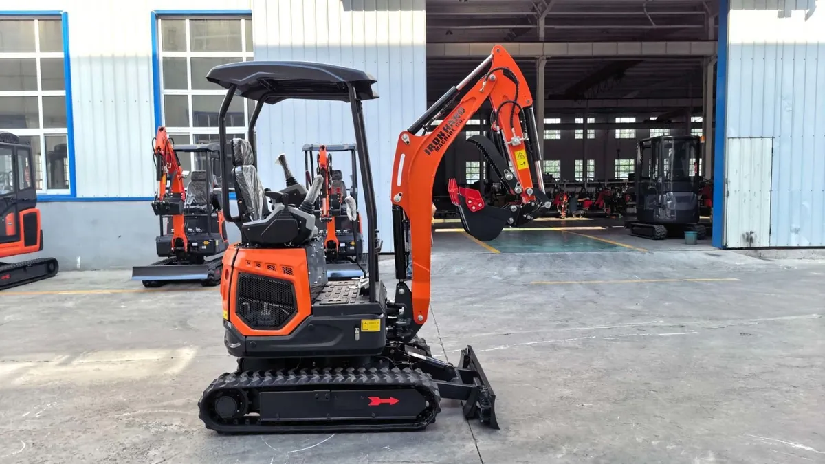 1.7 tonne excavator - Image 1