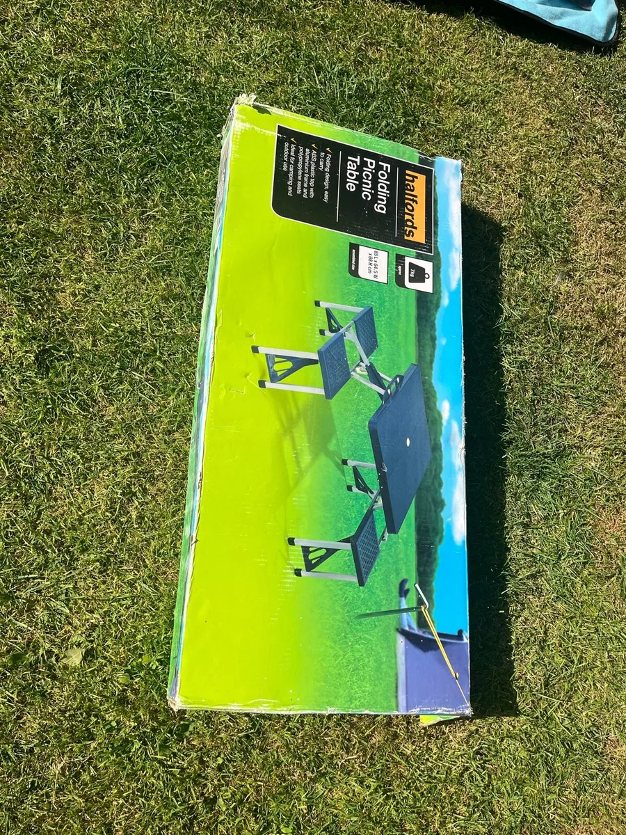 Folding Picnic Table - Image 1