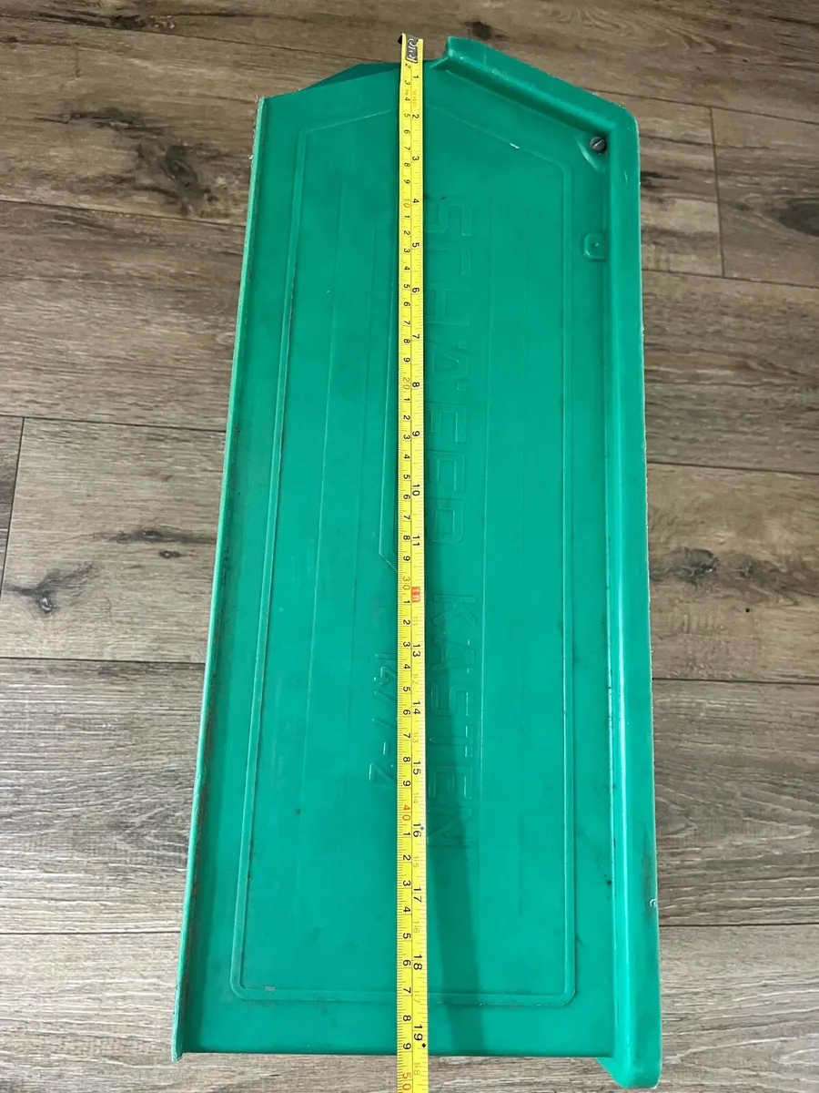 5 hard plastic boxes - Image 1
