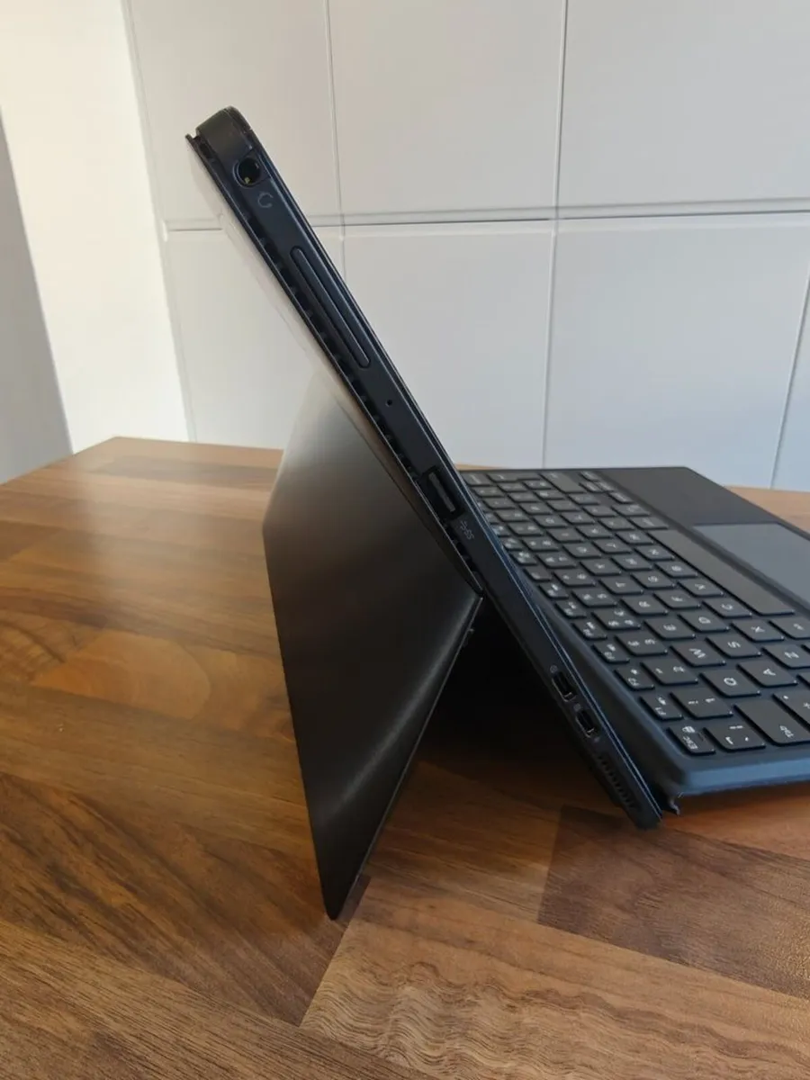 Dell Latitude 5290 2in1 Touchscreen Laptop - Image 3
