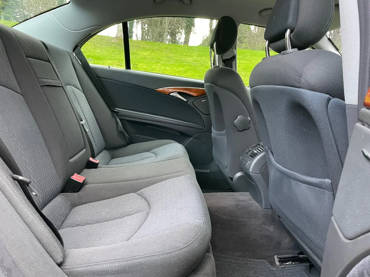 Mercedes-Benz E-Class 2004, 4 dr saloon - Image 2
