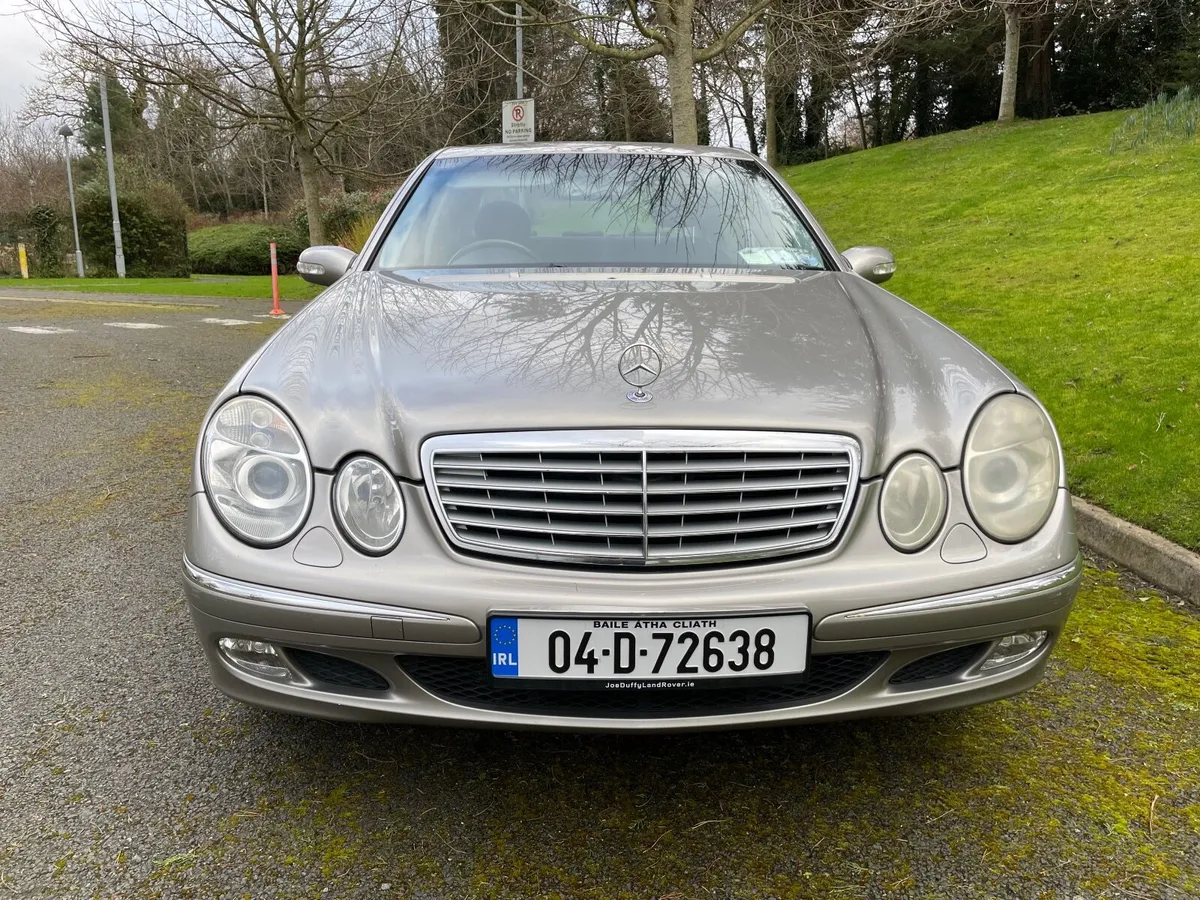 Mercedes-Benz E-Class 2004, 4 dr saloon - Image 3