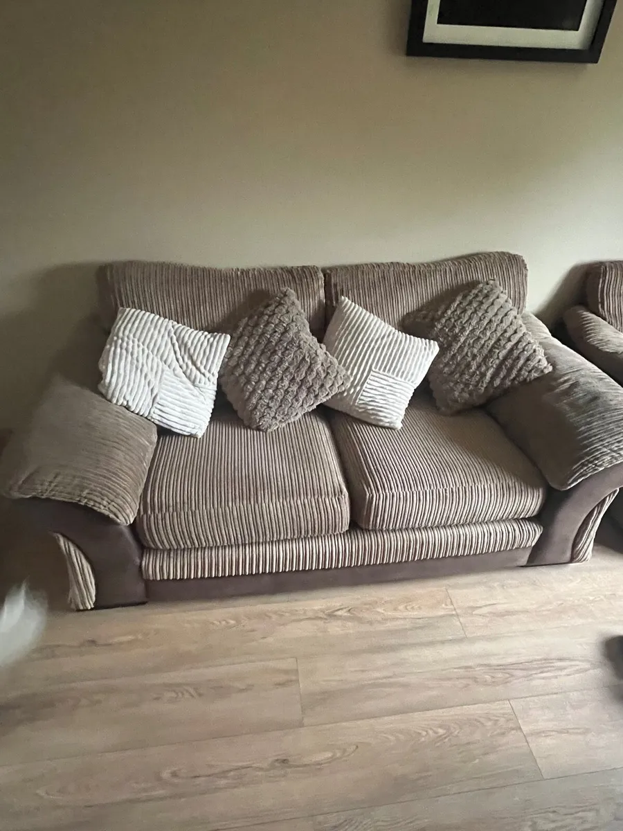 3 Piece suite of furniture - Image 1