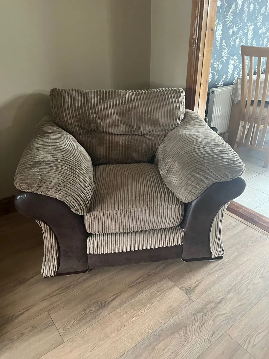 3 Piece suite of furniture - Image 2