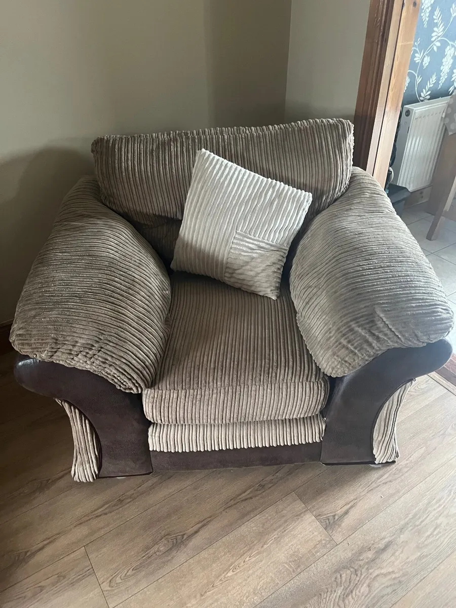 3 Piece suite of furniture - Image 3