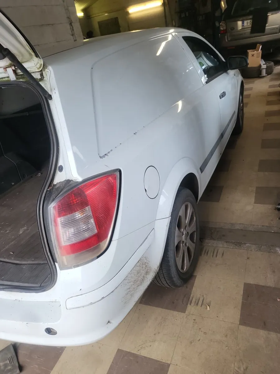 Opel Astra  estate car van 2008 - Image 2