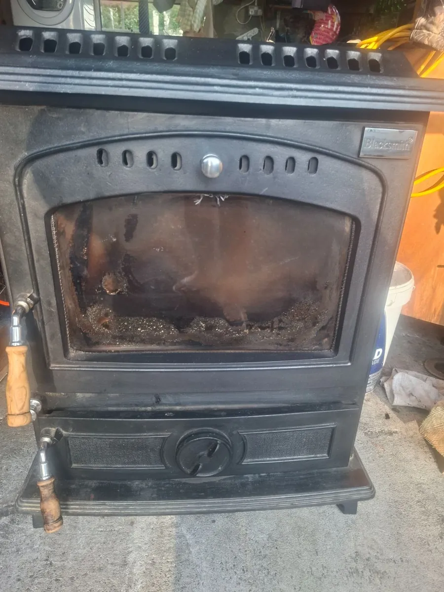 Solid fuel stove - Image 2