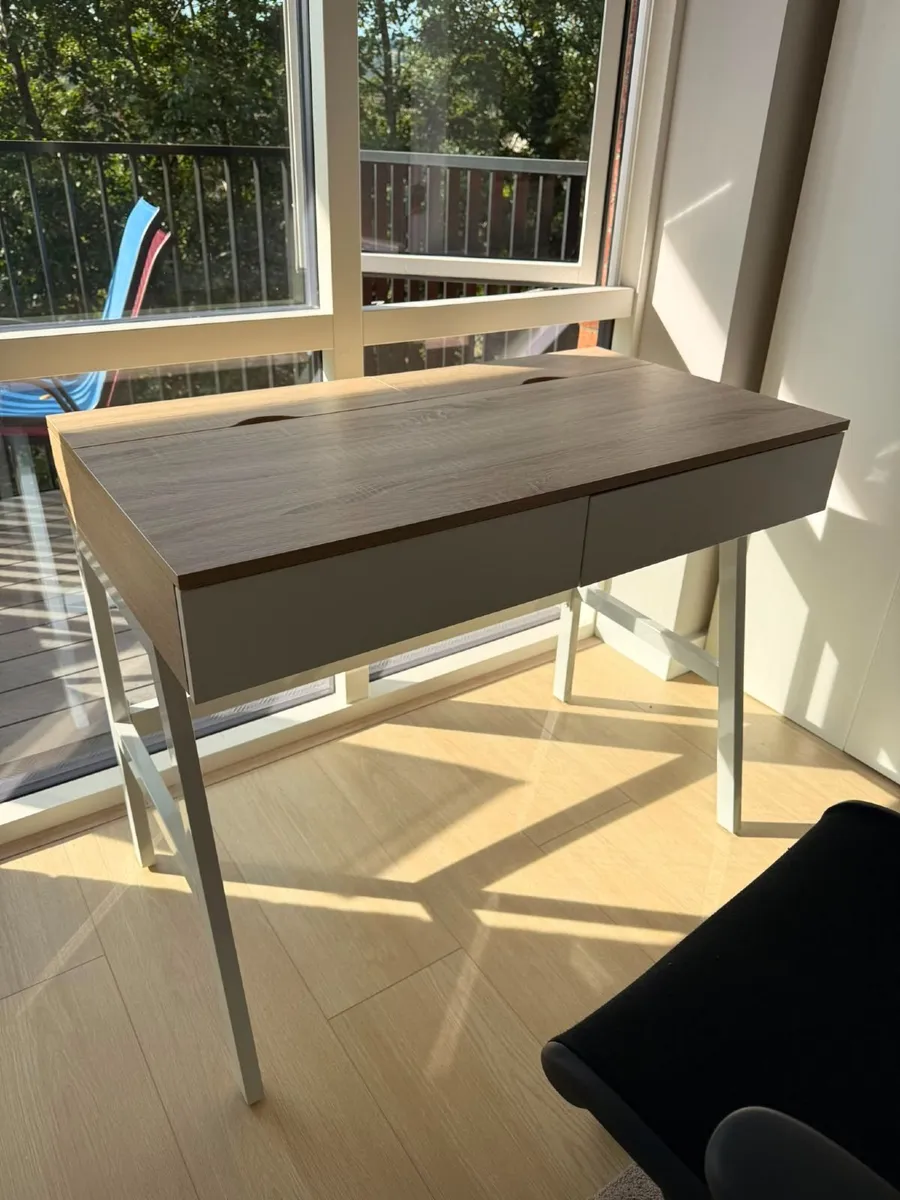 Desk + ergonomic office chair - Image 3
