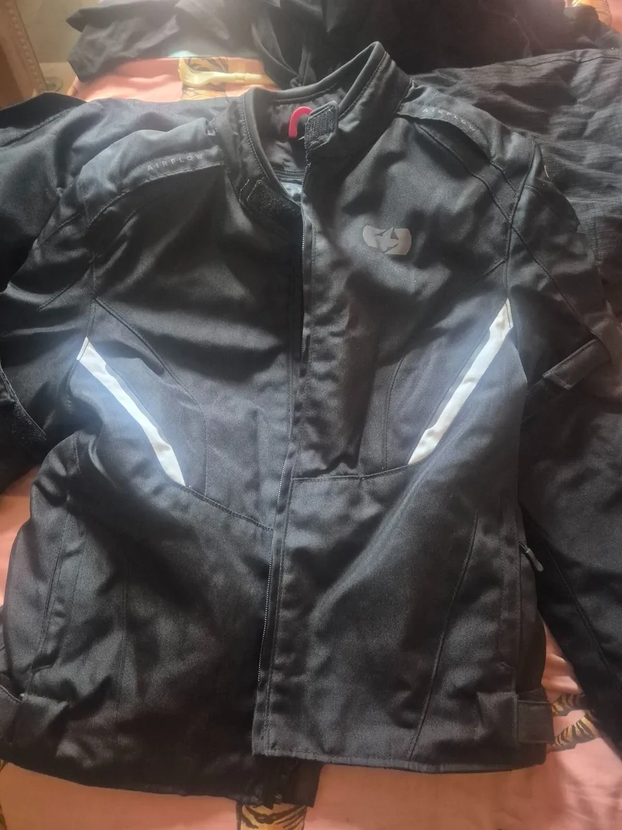 Motorbike jacket and trousers - Image 1