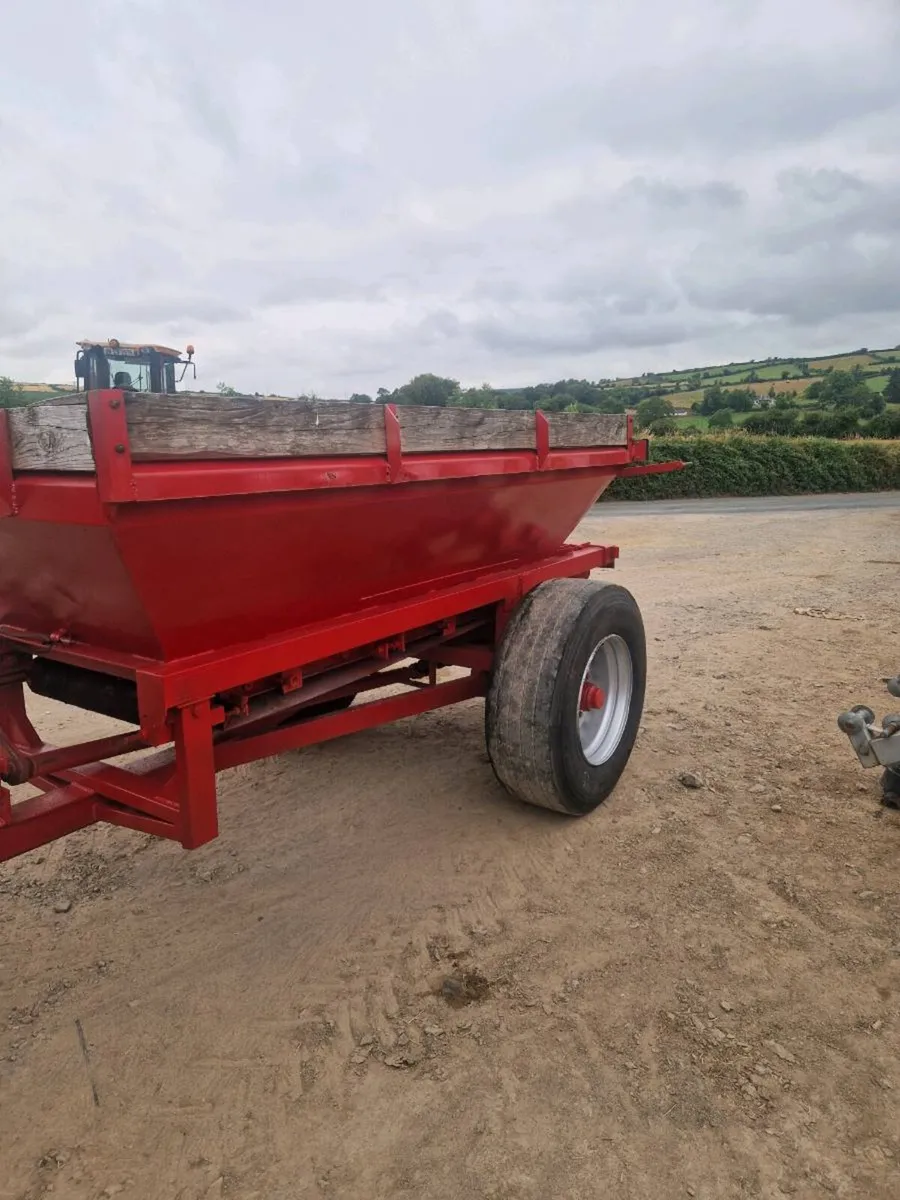 Bredal lime spreader - Image 3