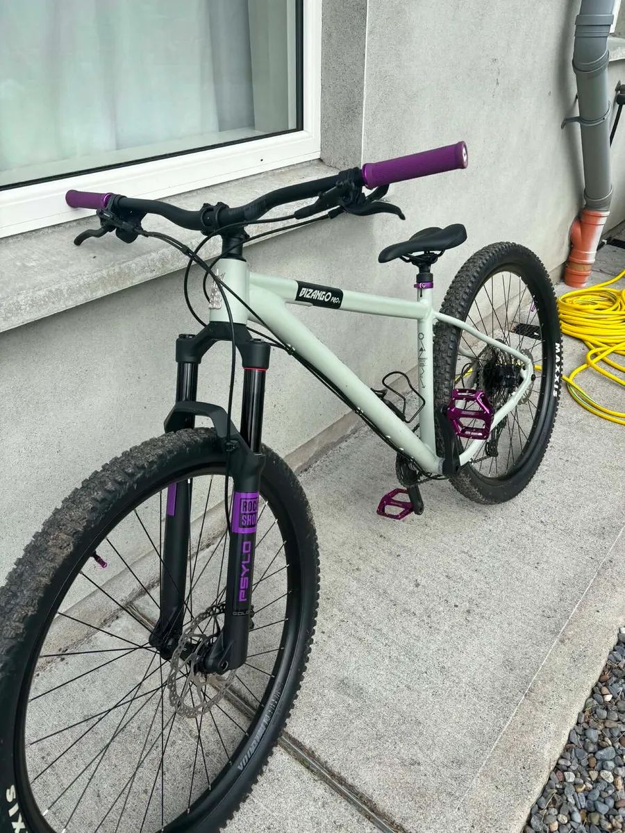 Voodoo Bizango Pro M - Image 1