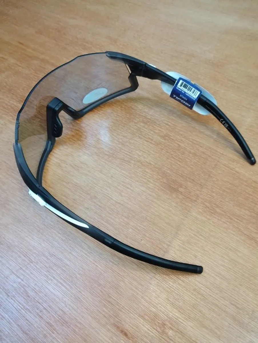 Tifosi Stash Clarion Fototec Lens Cyclist or Golf Sunglasses. Pit Viper Style - Image 3