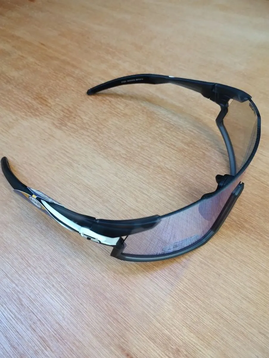 Tifosi Stash Clarion Fototec Lens Cyclist or Golf Sunglasses. Pit Viper Style - Image 4