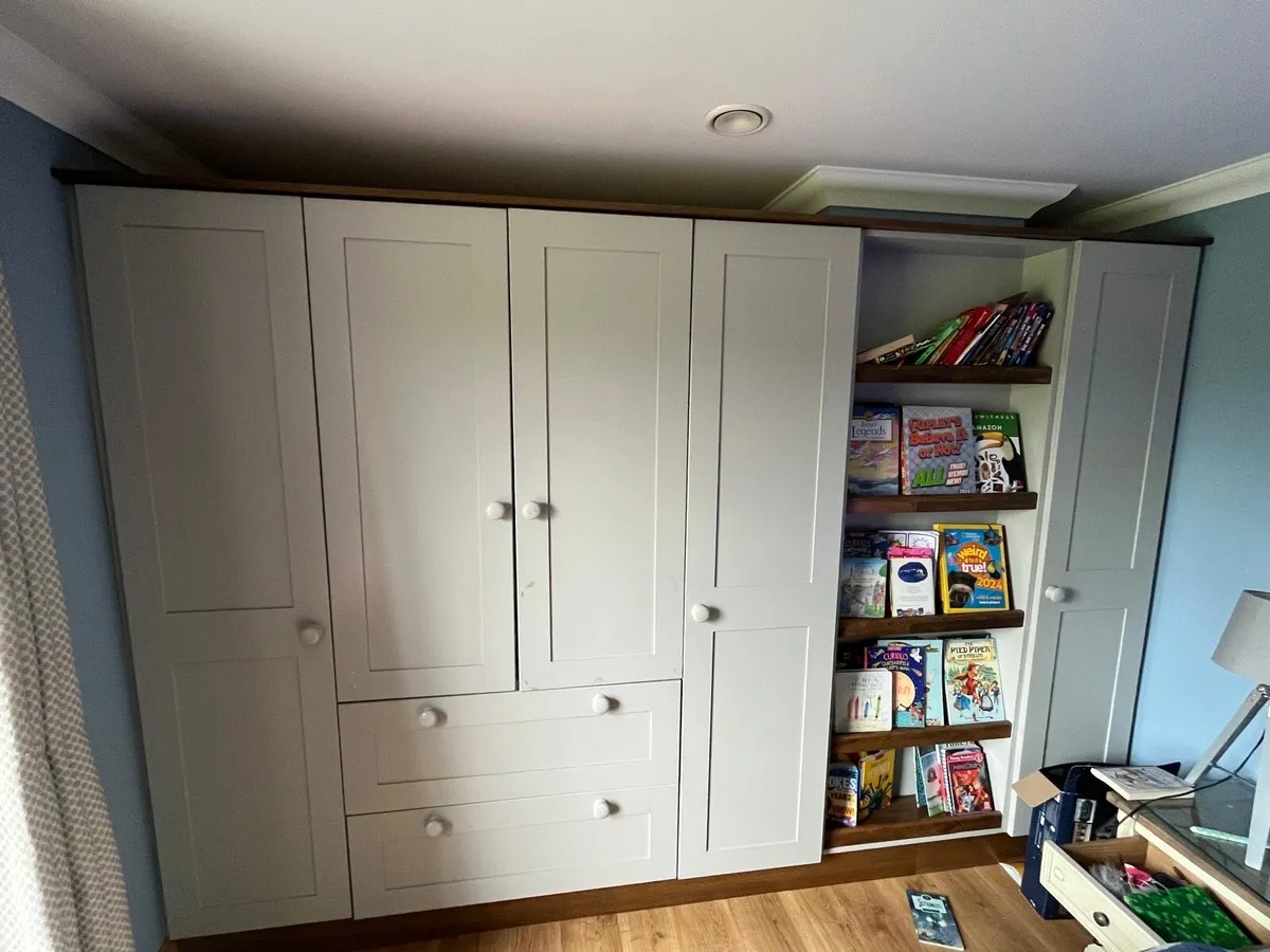 Wardrobe - Image 4