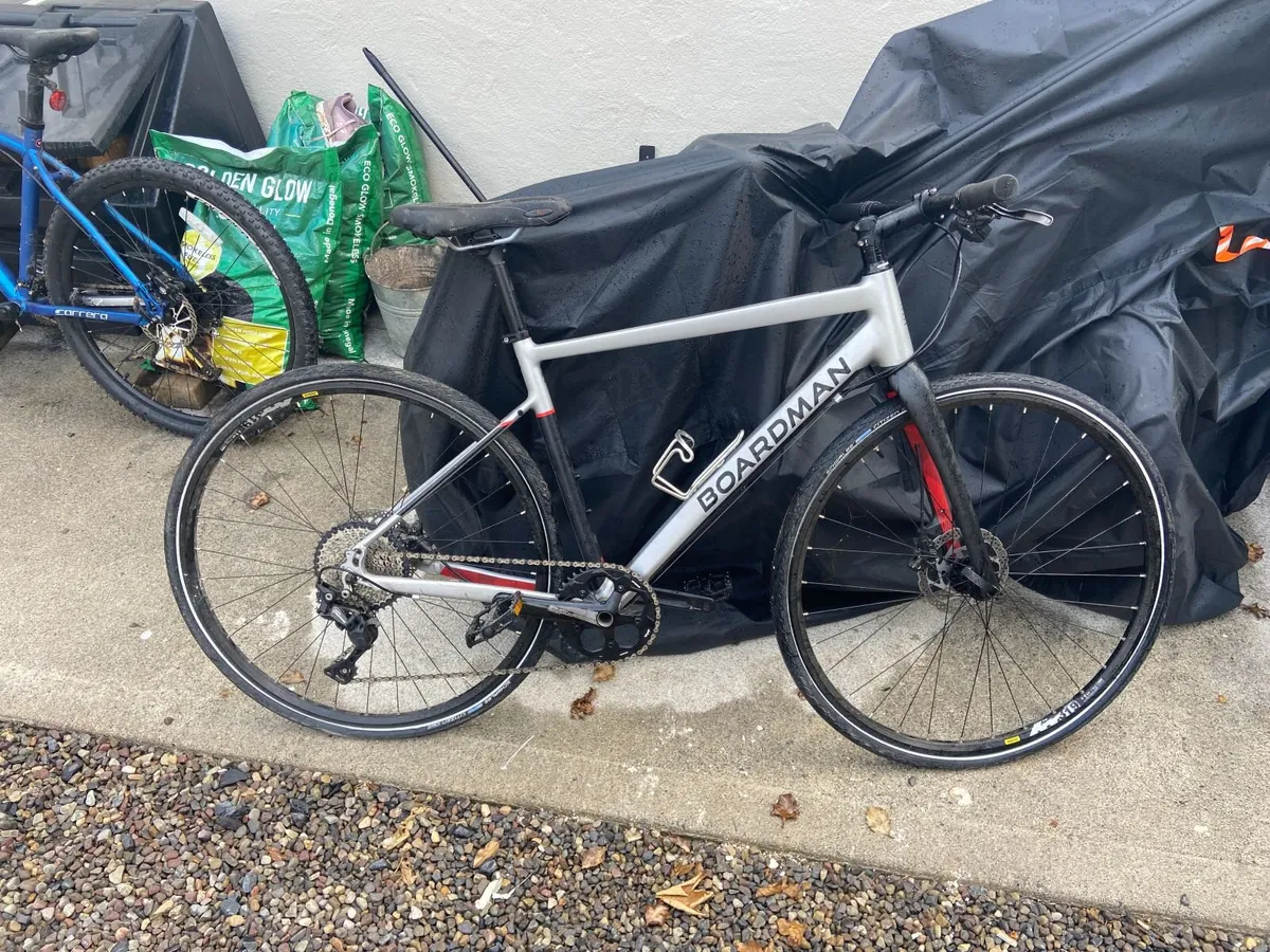 boardman hybrid bike HYB 8.8 - Image 4