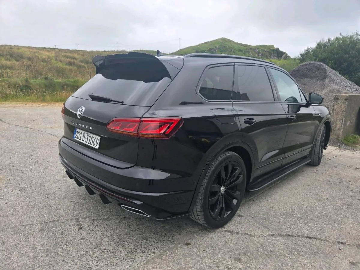VW Touareg R Line Black Edition 286hp - Image 4