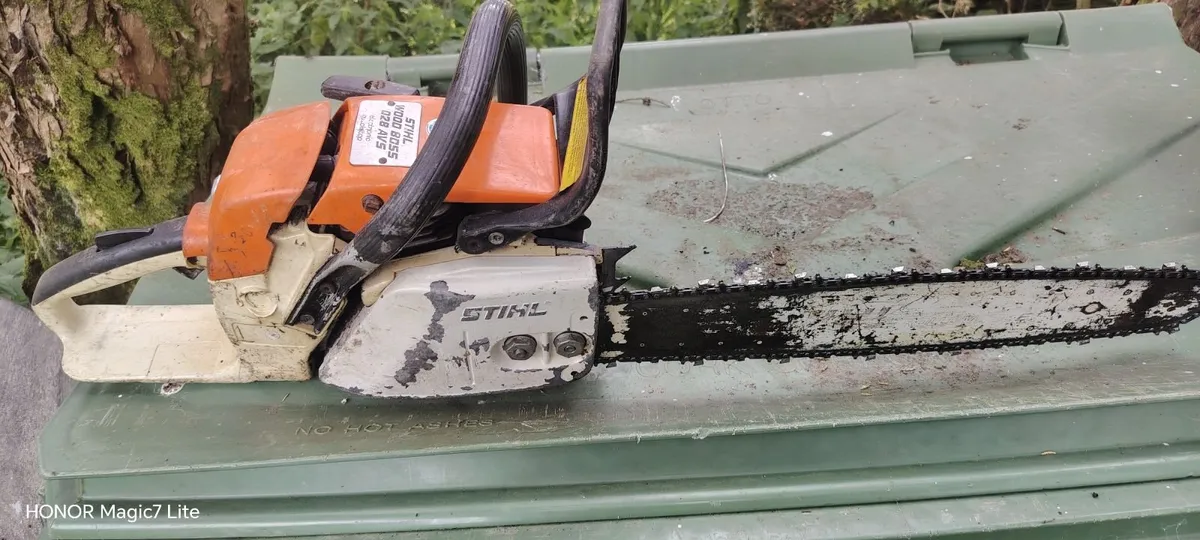 Stihl chainsaw - Image 1