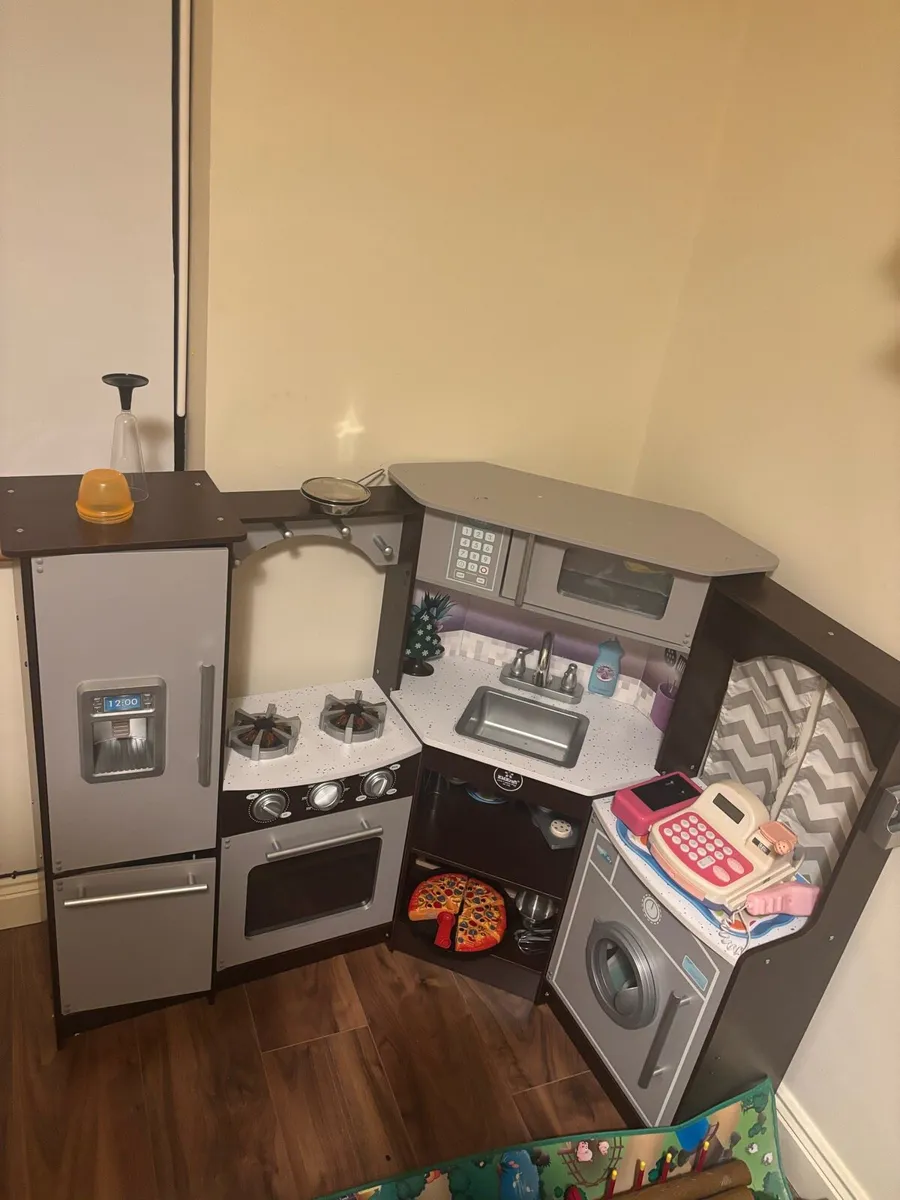 Kids Toy Kitchen - Image 1