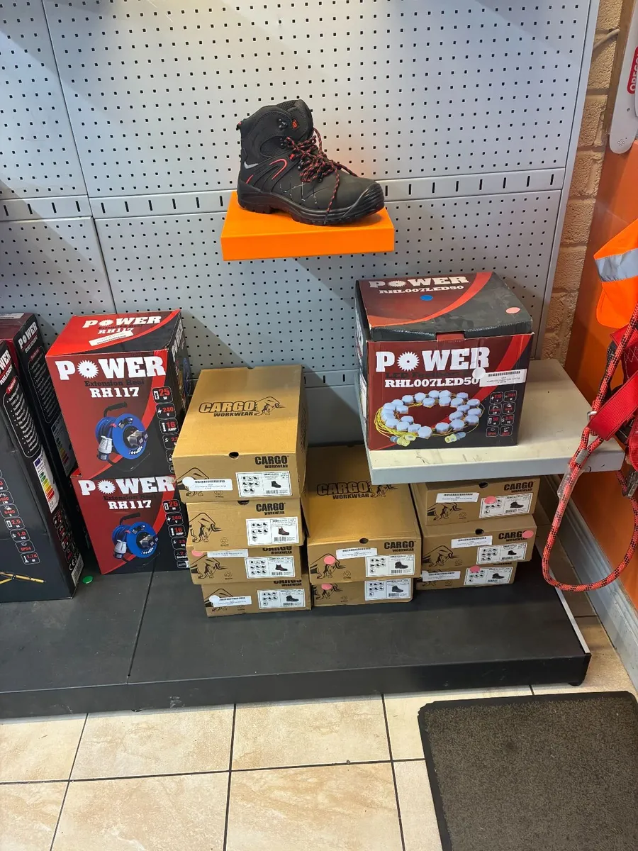 Cargo Safety Work Boots of all sorts On Sale!!! - Image 1