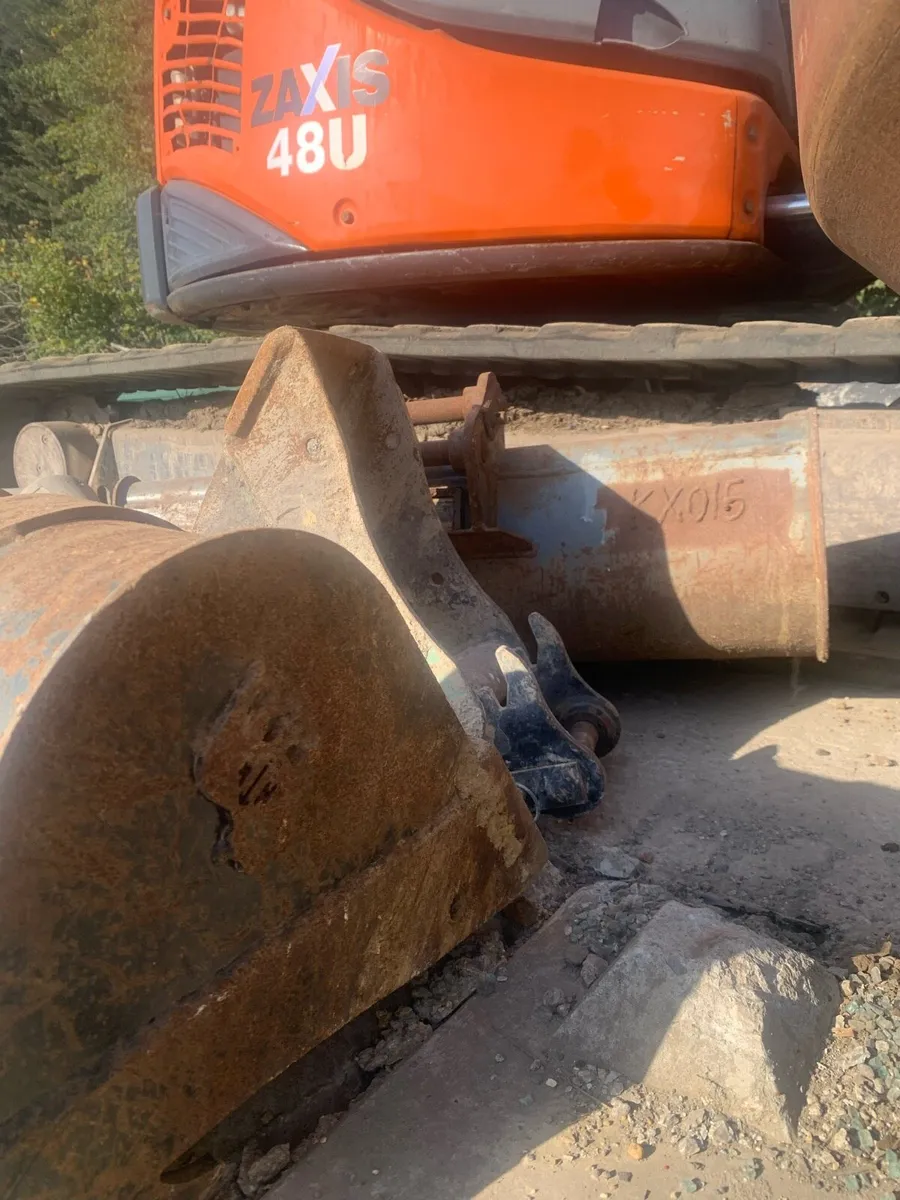 Hitachi 48U excavator - Image 3