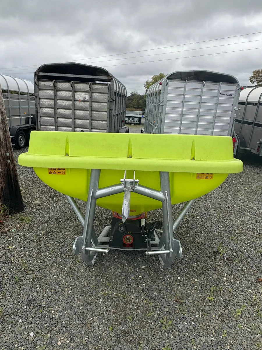 New Rocha KP1300 Fertiliser Spreader - Image 1