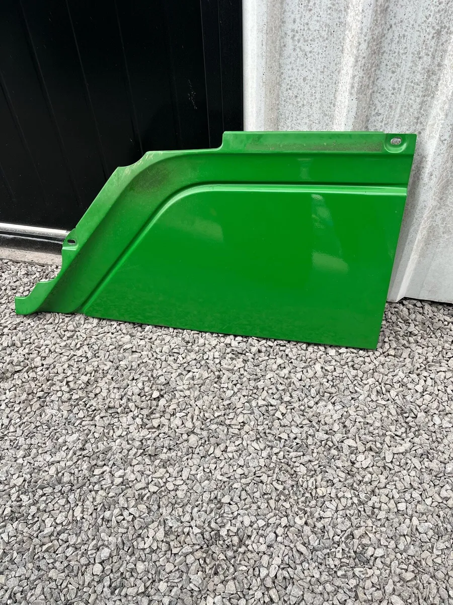 215r John Deere side panel - Image 1