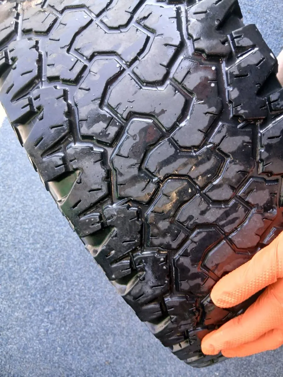 Defender td5 16" tyre and BFGoodrich tyre 265/70 - Image 3
