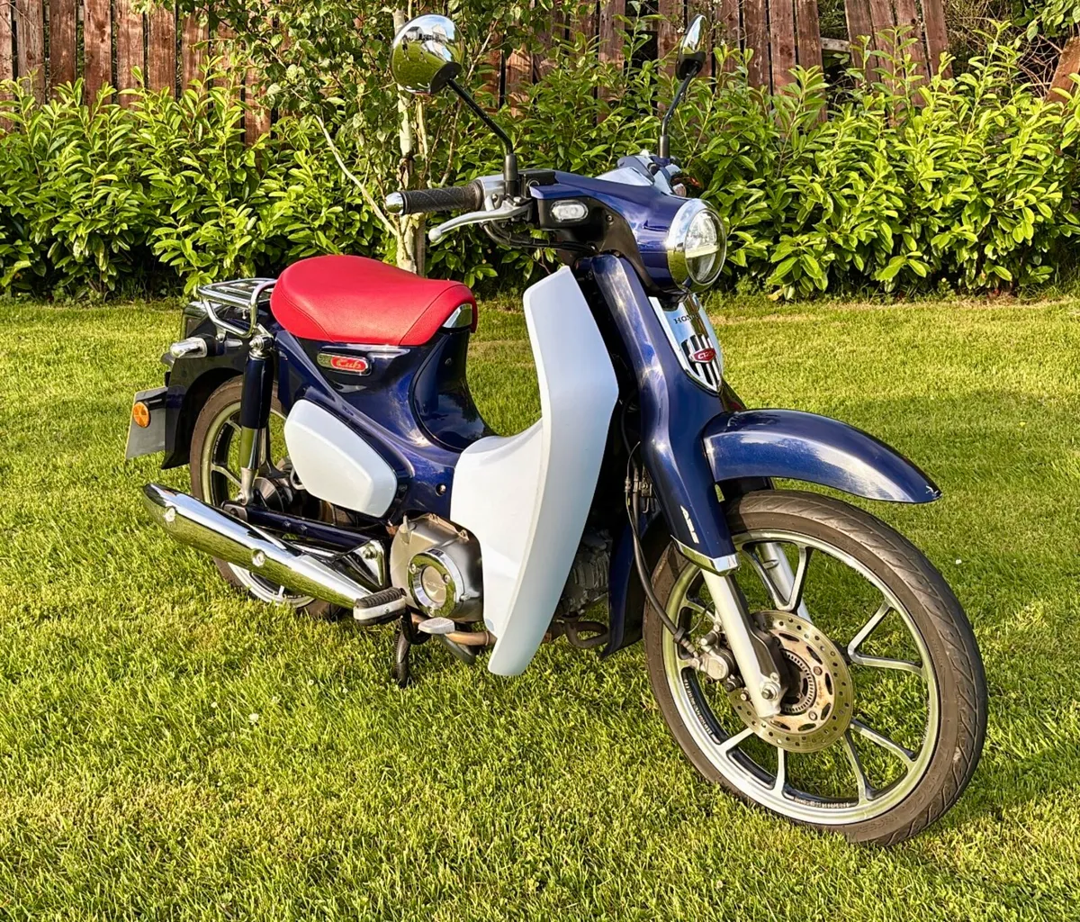 1986 Honda cub 90  2020 Honda super cub 125 - Image 2