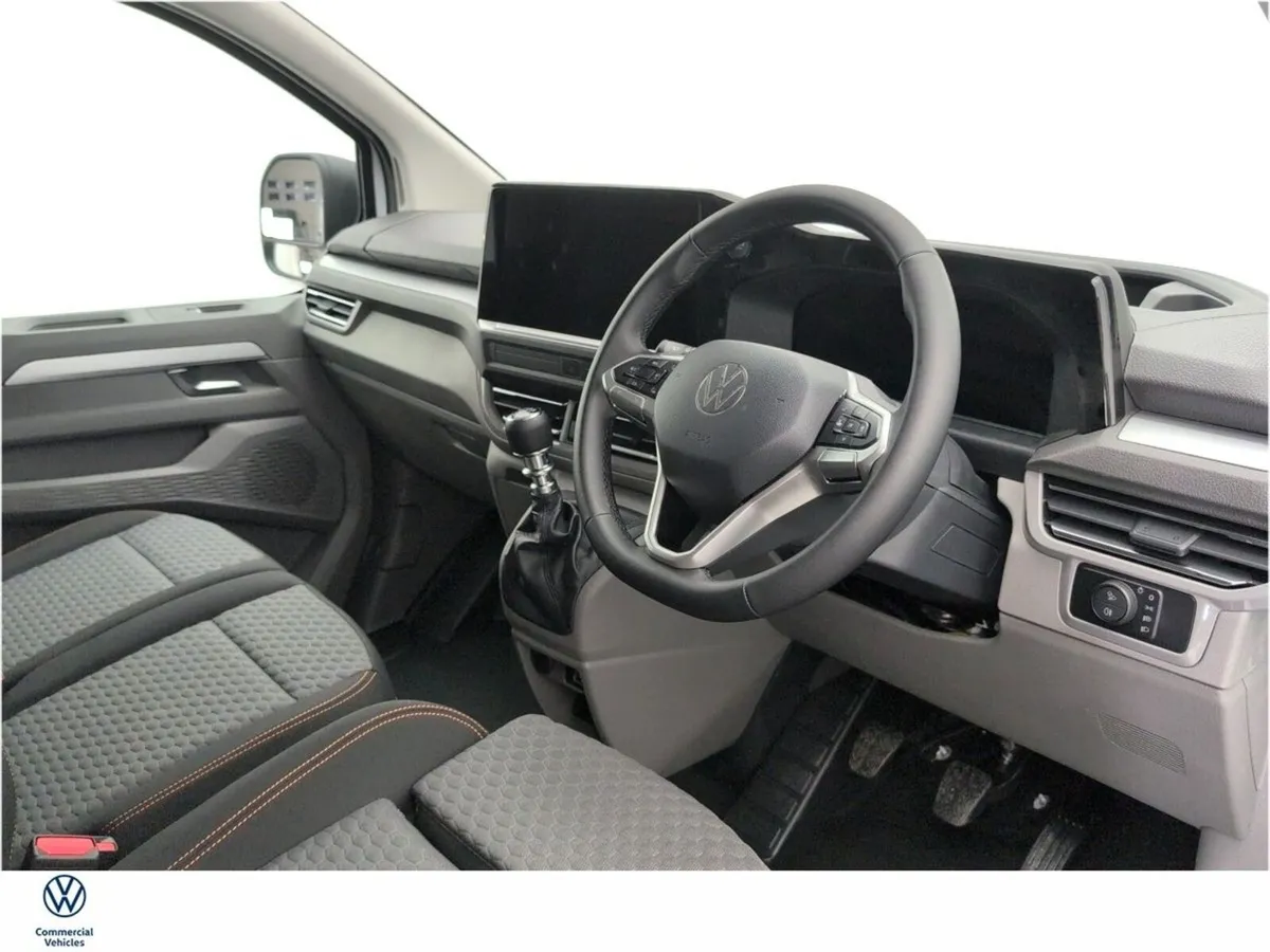 Volkswagen Transporter 30 VAN LWB PAN AMERICA 150H - Image 3