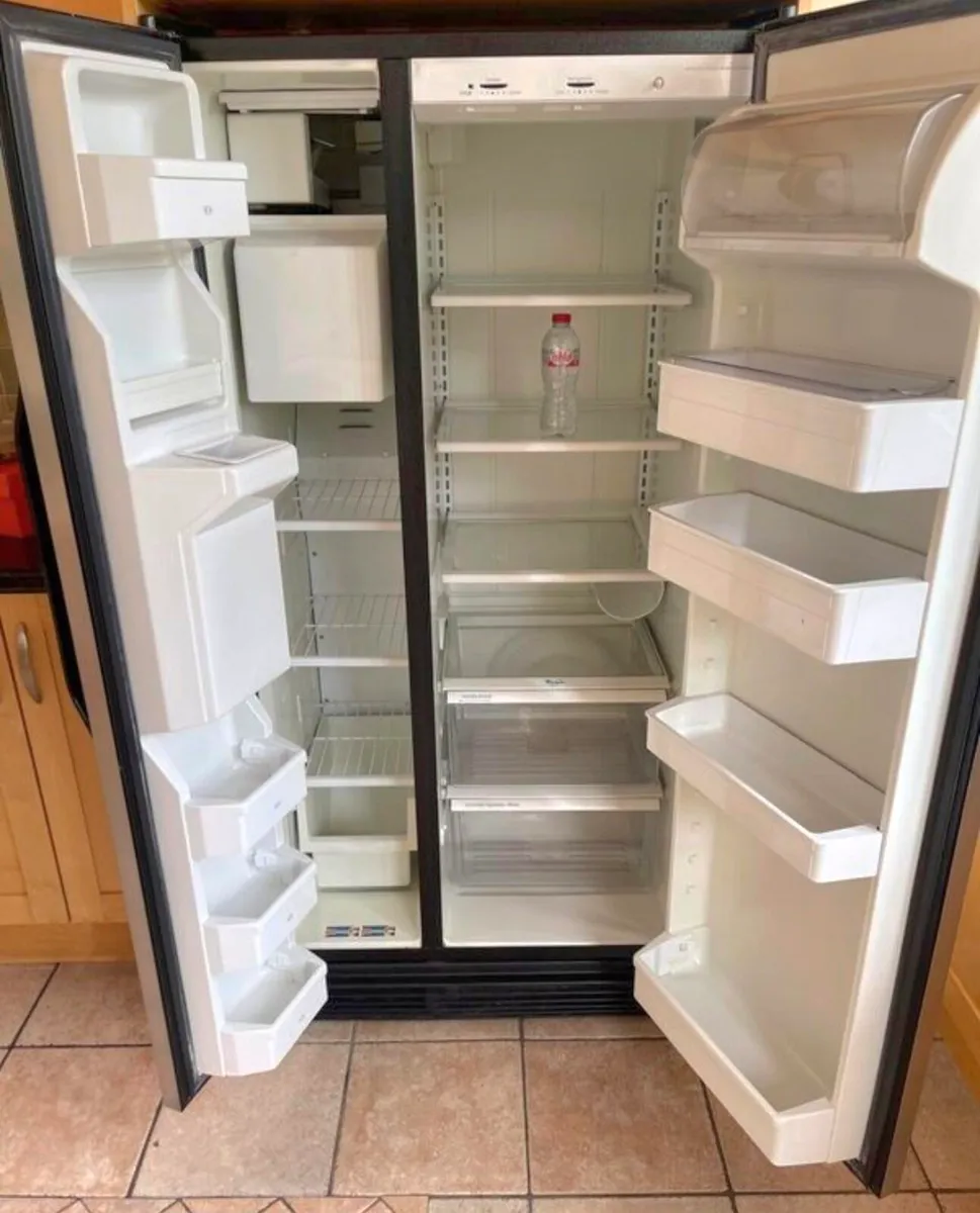 WHIRLPOOL AMERICAN FRIDGE FREEZER WITH WATER AND I - Image 2